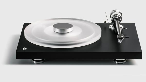 Pro-Ject Debut Reference 10 premium belt-drive turntable