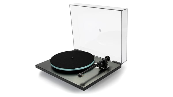 Rega Planar 3 RS Edition belt-drive turntable